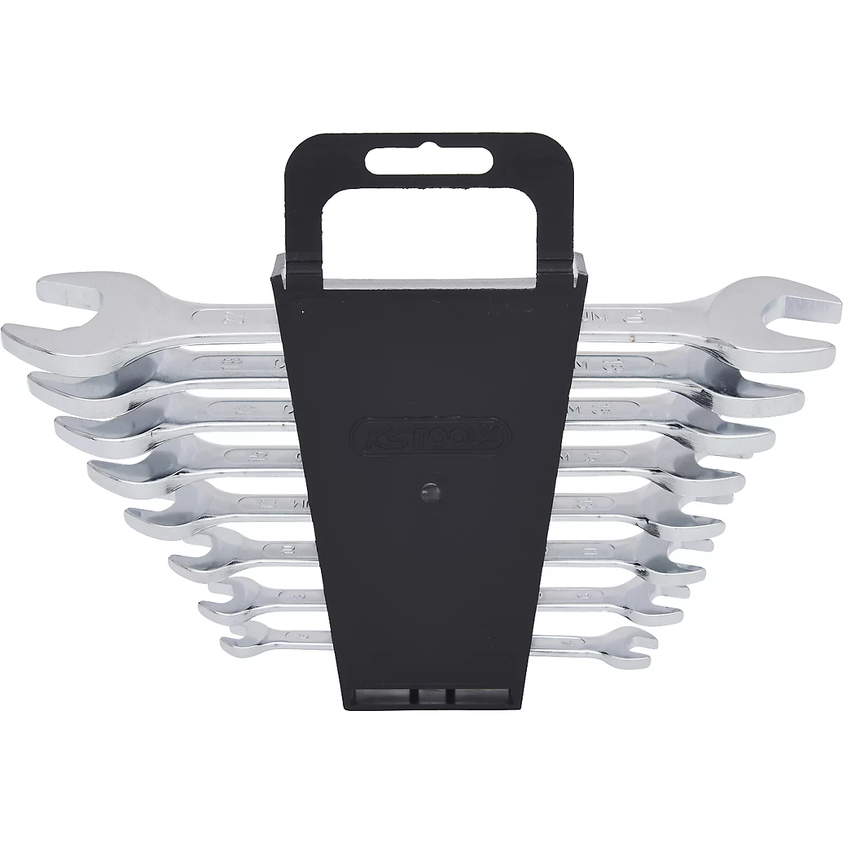 Ein Satz Schraubenschlüssel in einem schwarzen Halter.